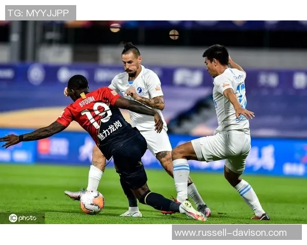 加拉格尔在场上的跑动与逼抢对球队防守与进攻的关键影响分析